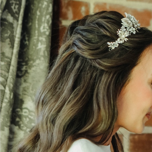 Bel Aire Bridal Statement gold/copper/rhinestone Tiara - Picture 8 of 13